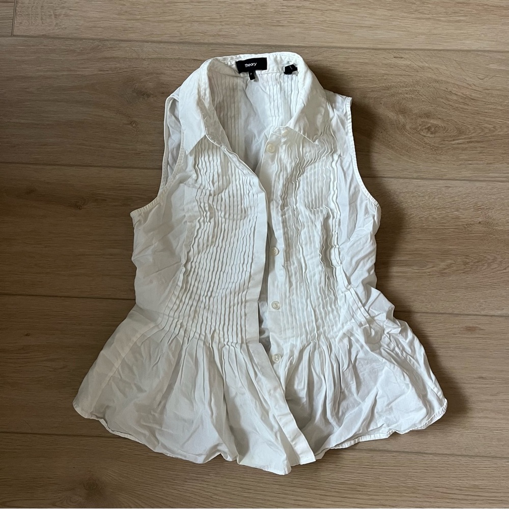 Theory White Sleeveless Pleated Blouse